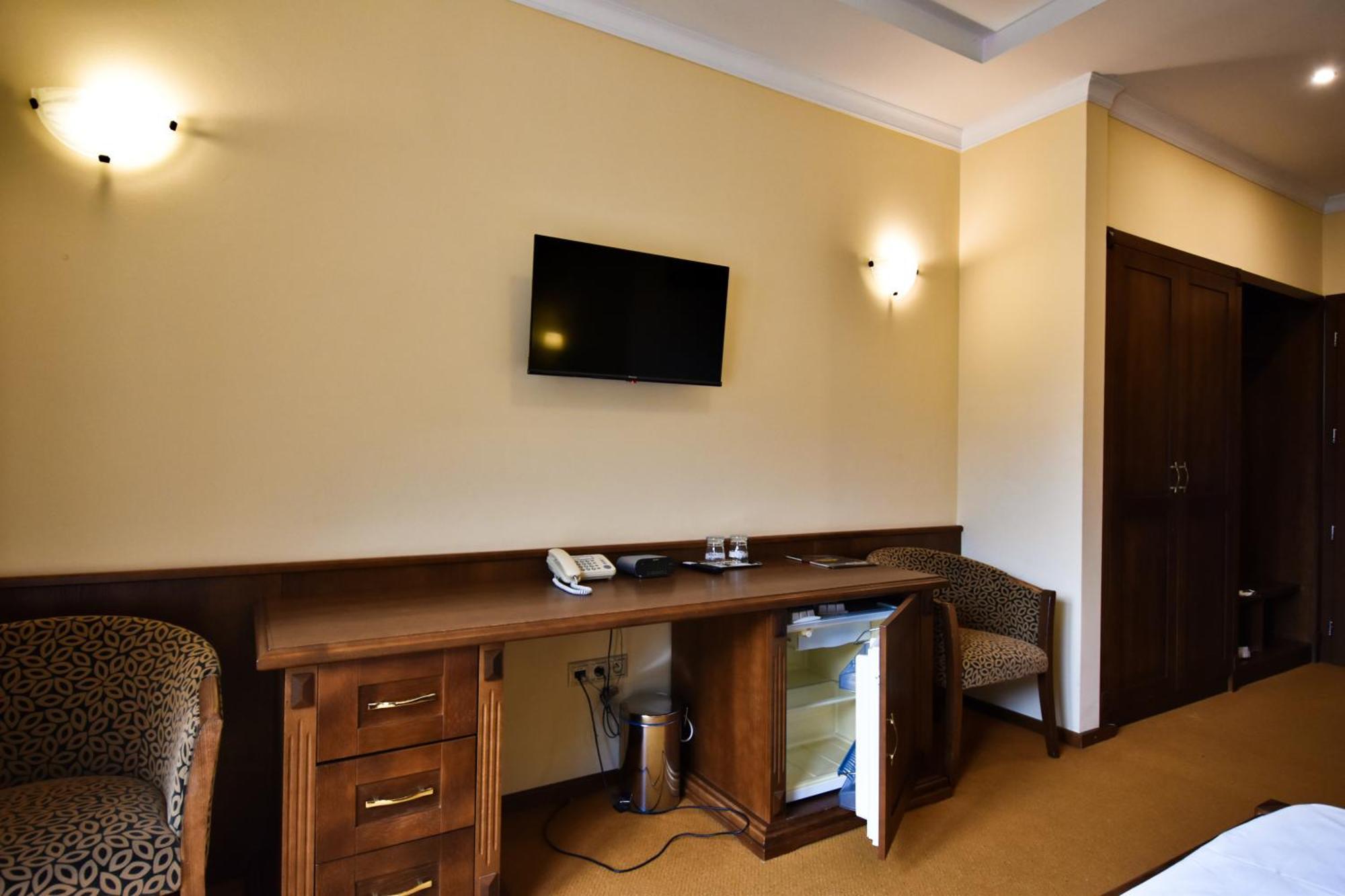 Country Saloon Bela Hotel Phòng bức ảnh