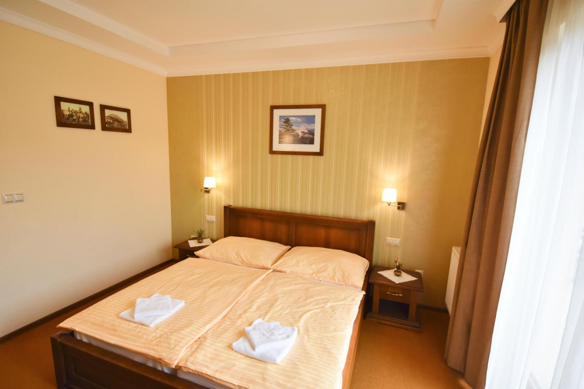 Country Saloon Bela Hotel Phòng bức ảnh