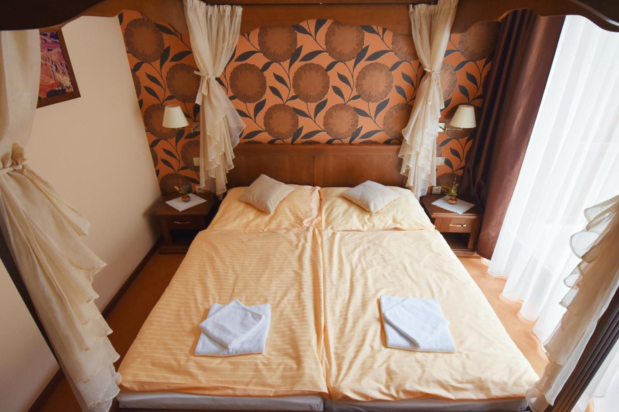 Country Saloon Bela Hotel Phòng bức ảnh