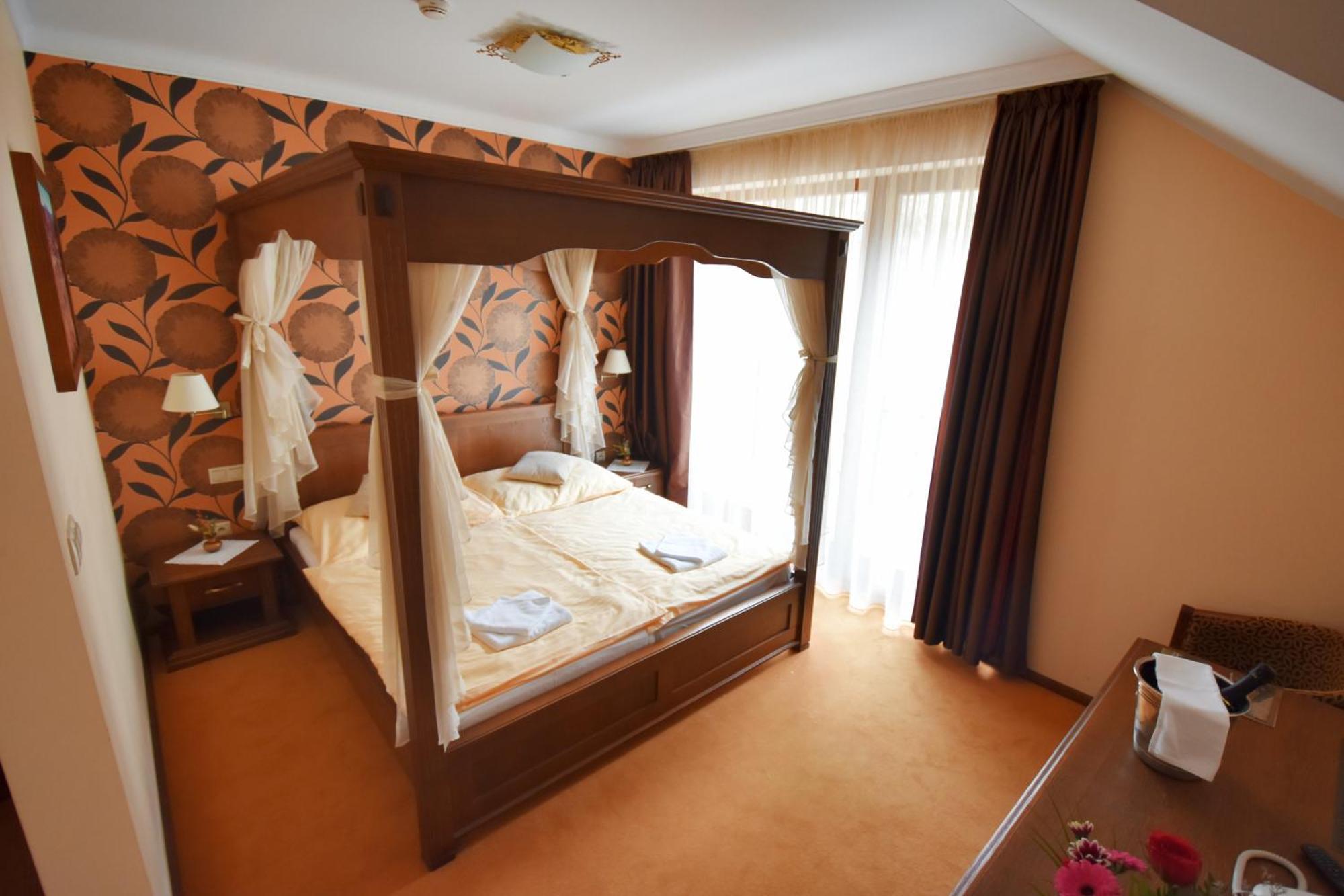 Country Saloon Bela Hotel Phòng bức ảnh