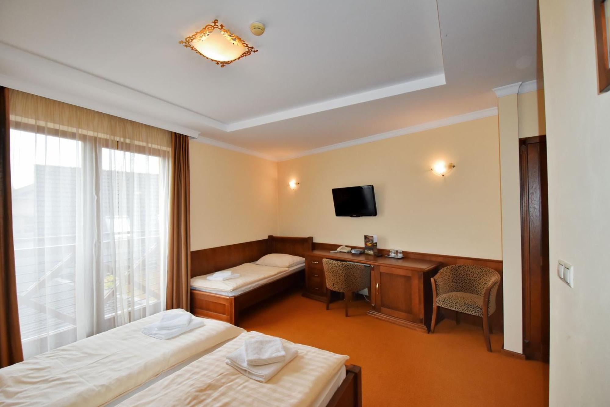 Country Saloon Bela Hotel Phòng bức ảnh