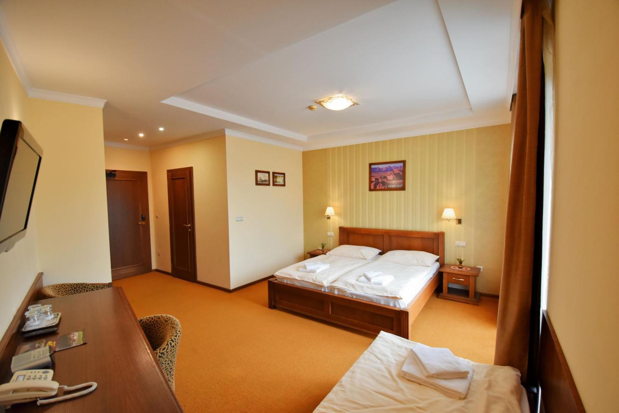 Country Saloon Bela Hotel Phòng bức ảnh