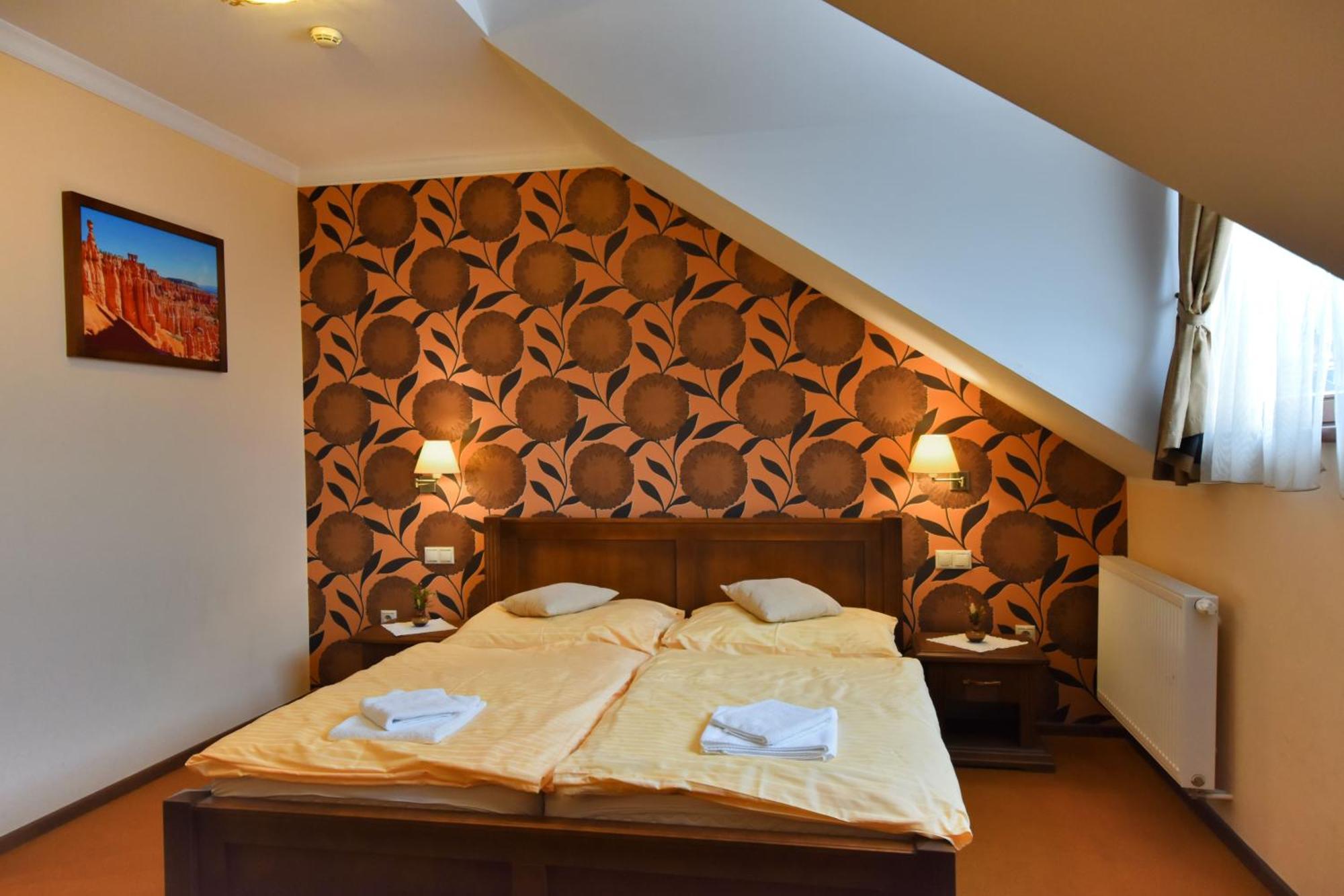 Country Saloon Bela Hotel Phòng bức ảnh