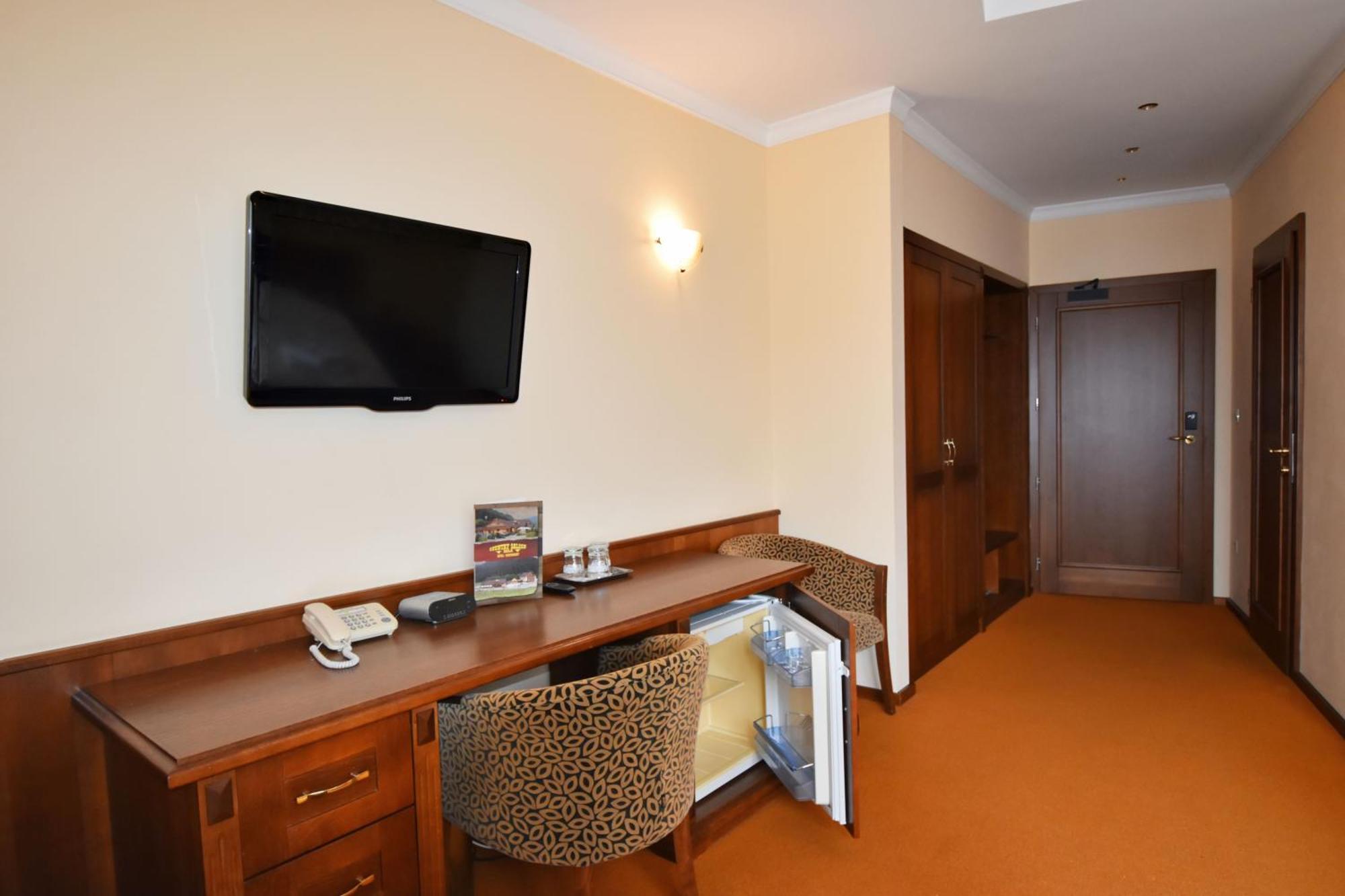 Country Saloon Bela Hotel Phòng bức ảnh