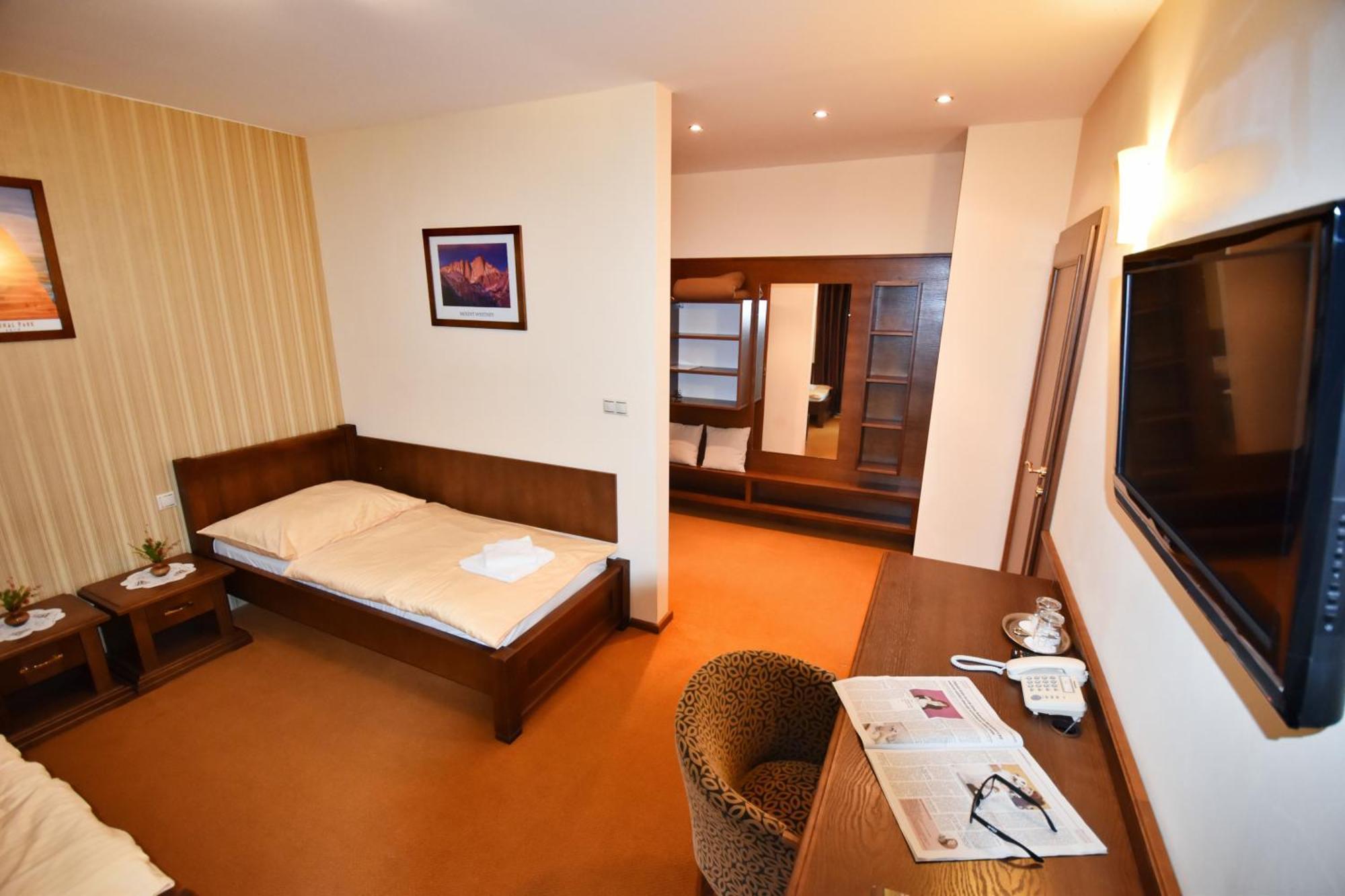 Country Saloon Bela Hotel Phòng bức ảnh
