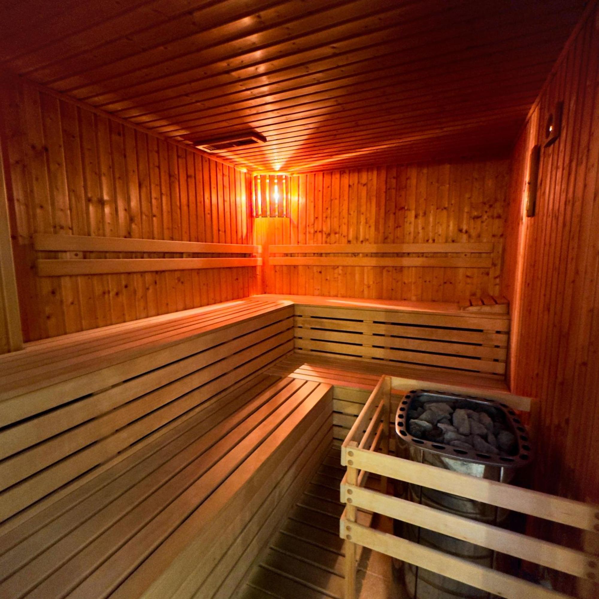 Country Saloon Bela Hotel Ngoại thất bức ảnh