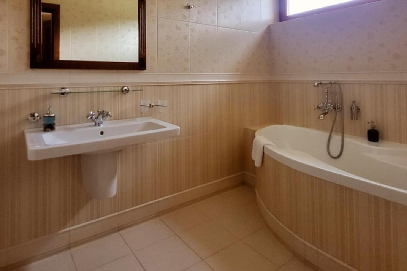 Country Saloon Bela Hotel Phòng bức ảnh
